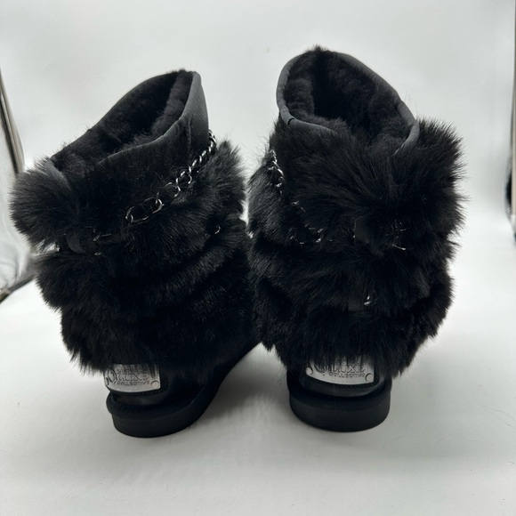 Australia Luxe Collective NWT Atilla Short Shearling Black Satin US 9 - Picture 4 of 6